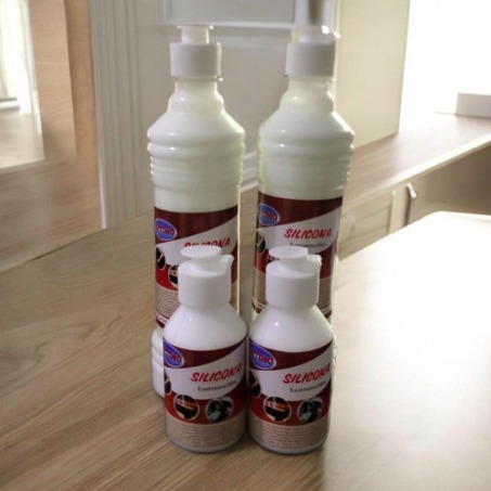 Ilustración de productos de limpieza